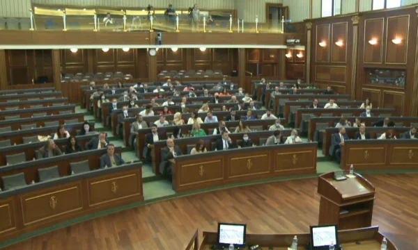 Kuvendi shkarkon pesë anëtarët e Këshillit të Pavarur Mbikëqyrës për Shërbimin Civil