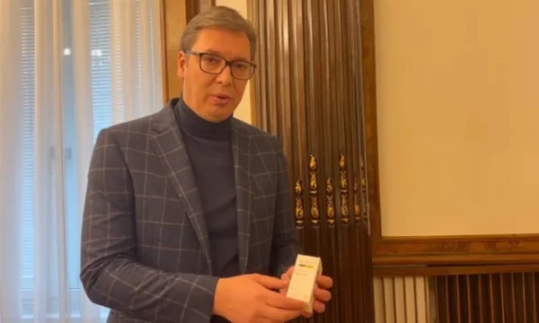 Na bën xhelozë: Vuçic siguron barin anti-Covid nga SHBA, thotë se shumë pak vende e kanë