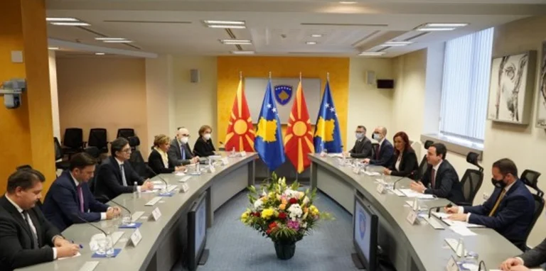 Kurti pret në takim Pendarovskin