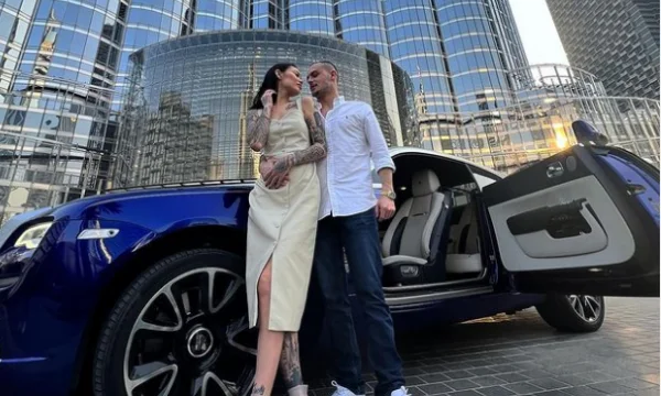 Modelja ruse publikon video nga banjo, Don Xhoni dëgjohet duke kënduar për Drenicën e Skënderbeun