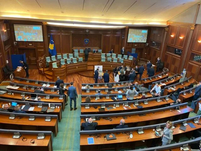 Mungesë kuorumi, dështoi votimi i rezolutës për Ligjin e Pagave në Kuvend