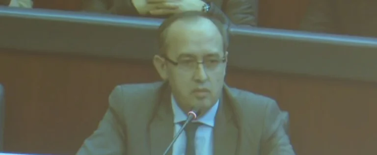 Hoti thirrje Qeverisë Kurti: Rri larg sindikatave