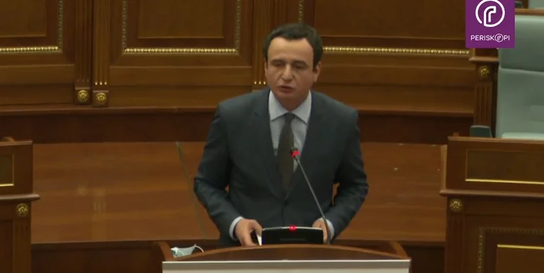 Kurti sulmon Haradinajn pse po mbron shërbyesit civil, i thotë t’i kthejë shtetit 200 hektarë tokë