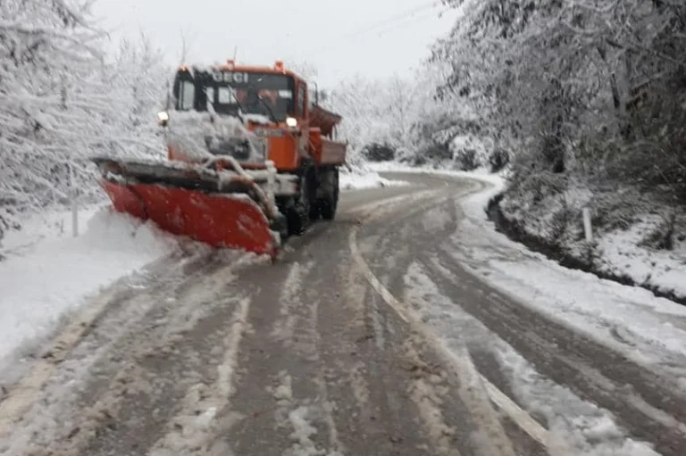 ​Zhbllokohet rruga Prizren-Prevallë