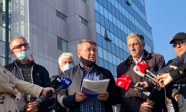 Sindikalistët e shëndetësisë i reagojnë Kurtit pas gjuhës së urrejtjes: Shihemi në greva