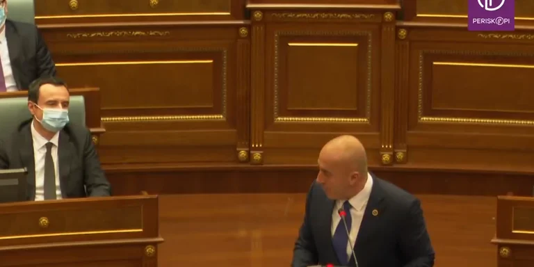 Haradinaj – Kurtit për mungesën e energjisë: Qysh kemi me e kalu dimrin, çoi ministrat në një shator le të mërdhihen pak