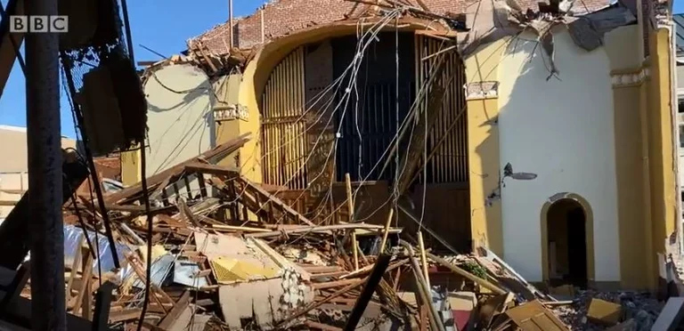 Kisha 100-vjeçare shkatërrohet në pak sekonda nga tornadoja që goditi Kentakin