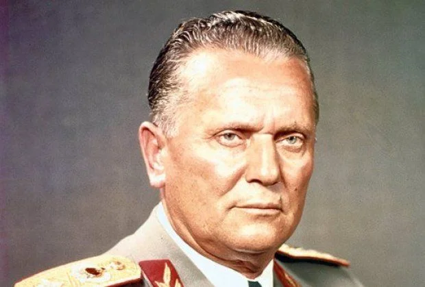 Tito është ende ‘anëtar nderi’ i Akademisë së Shkencave dhe ‘honoris causa’ në Universitetin e Prishtinës