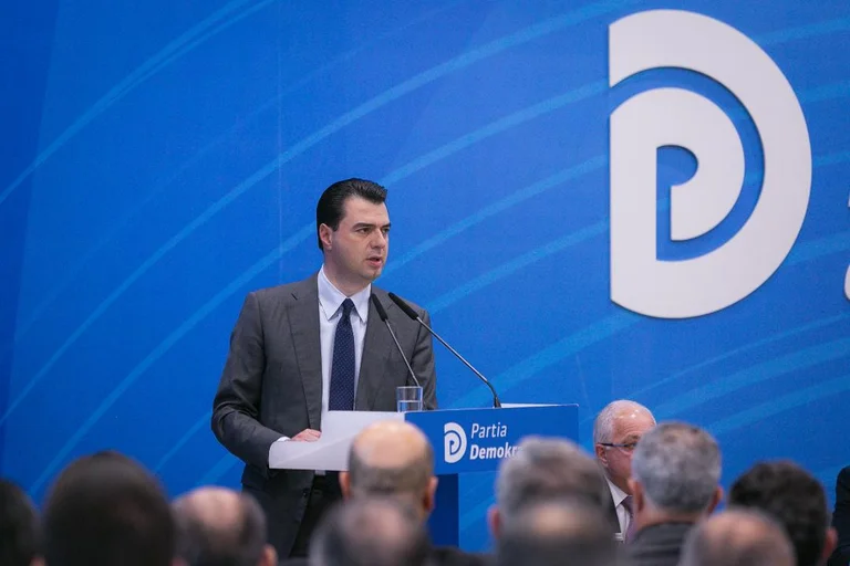 Basha: PD nuk mund të mbahet peng nga Berisha që kërcënon demokratët