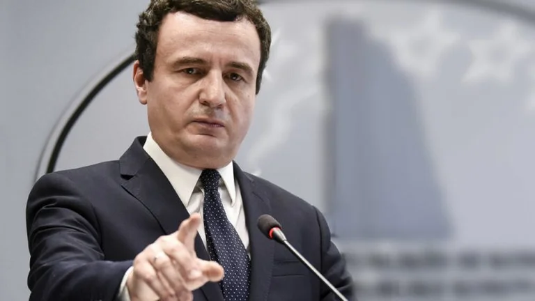 Kurti arsyeton vendimin për ndalimin e hyrjes në Kosovë pa qenë i vaksinuar