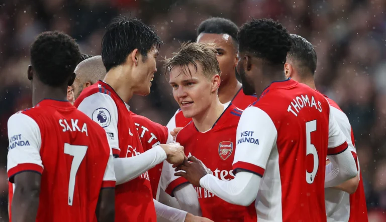 Arsenali mposht bindshëm Southamptonin