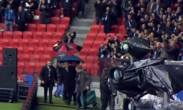 Berisha mbërrin në Kuvend, pritet me tingujt e “Its a final countdown”