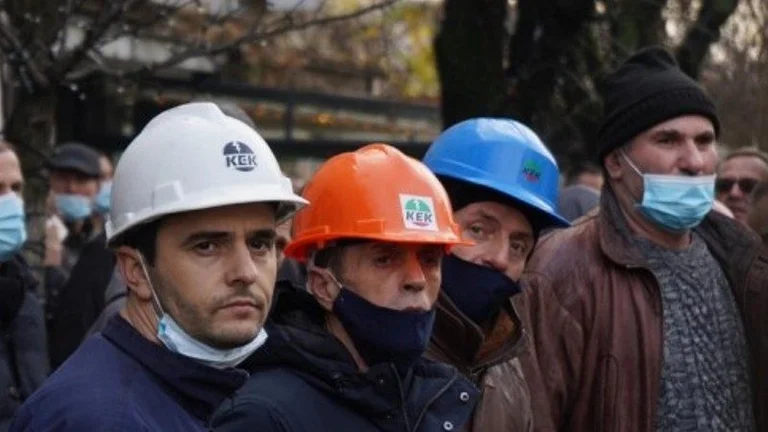 Protestojnë punëtorët e KEK’ut, kanë pesë kërkesa