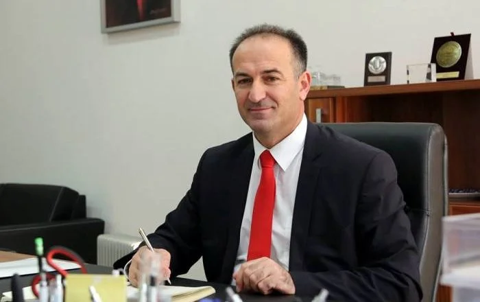 Dënohet Ramë Vataj për mohim të punësimit në Universitetin “Ukshin Hoti”