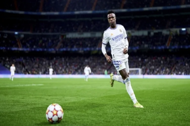 Vinicius nuk ka plane të largohet nga Real Madridi, synon Topin e Artë
