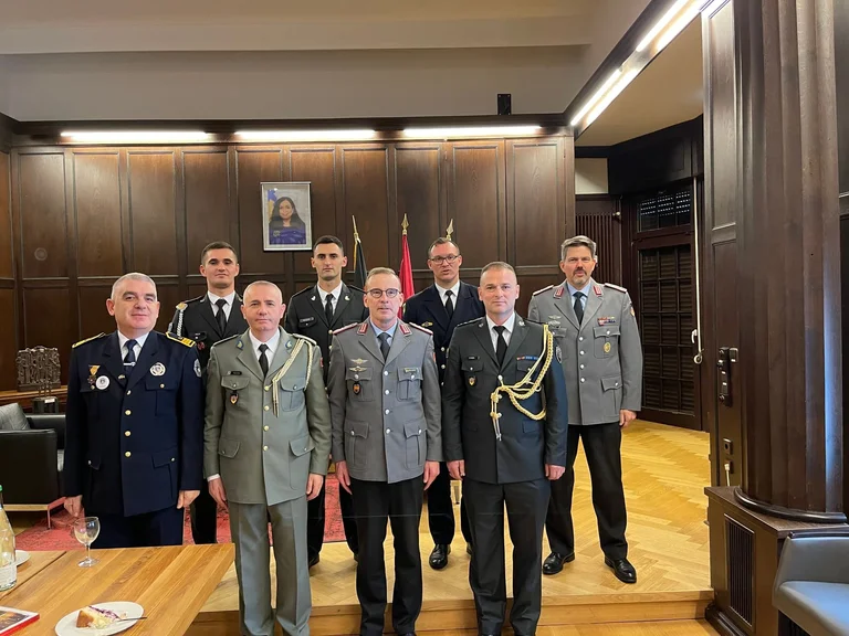 Dy kadetë të Ushtrisë së Kosovës diplomuan me sukses në Gjermani