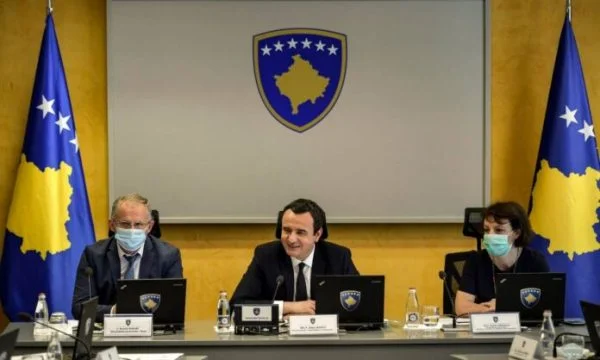 Qeveria Kurti zero transparencë me gazetarët