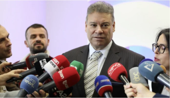 Çfarë mesazhi dërgoi Escobar për shqiptarët sot në Tiranë, përfshirë edhe ato për Kosovën