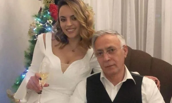 “Edhe sa duroka njeriu babi?” – Vajza e Jakup Krasniqit me postim prekës për babain e saj