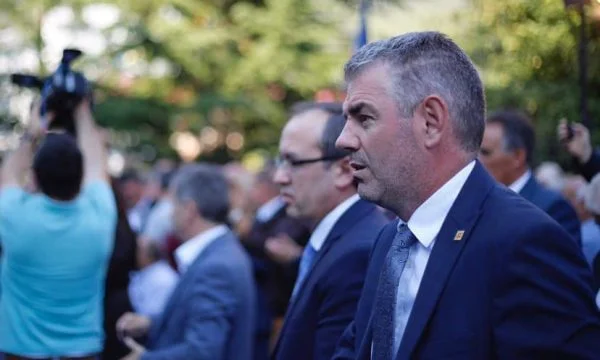 Shteti. Shtet: UP-ja pajtohet t’i kompenzojë me 14 mijë euro Hotin, Shalën e Bajramin