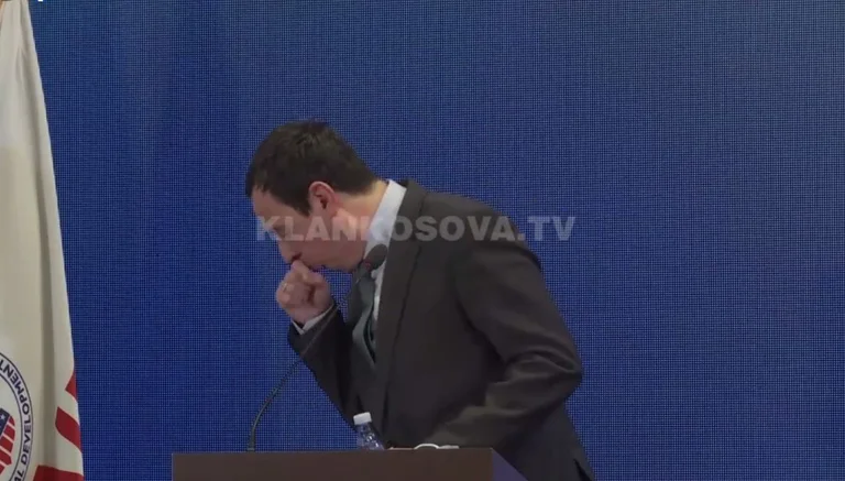 Kryeministrit Kurti i del zëri i keq, ndal fjalimin nga kollitja (Video)