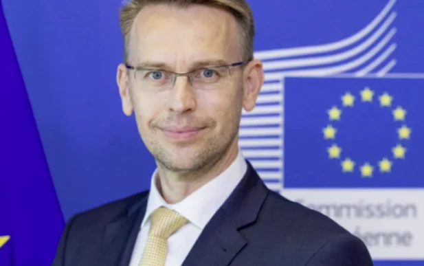Komisioni Evropian: Po vëzhgojmë edhe në Kosovë se nga po shkojnë paratë tona