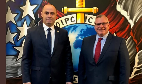 Drejtori i Policisë takohet me kreun e INTERPOL-it në SHBA