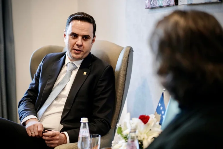 Abdixhiku viziton Përparim Ramën, thotë se do ta transformojë kryeqytetin