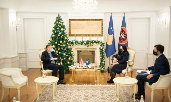 Osmani priti në takim ambasadorin Abbott, flasin për dialogun dhe rolin pozitiv që mund të luajë Britania e Madhe