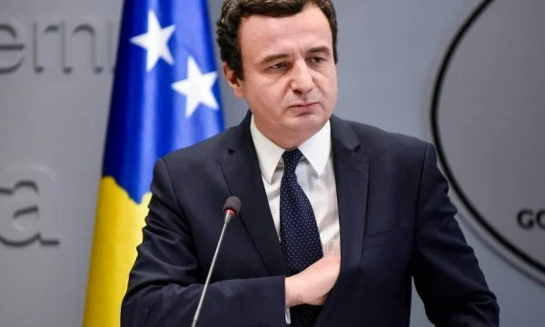 Kurti shfuqizon dy vendime të qeverive të kaluara