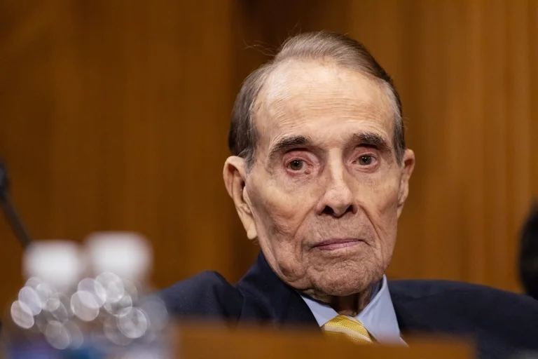 Bob Dole shkrimin e fundit në Twitter e pati kushtuar Kosovës