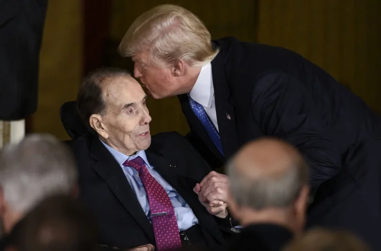 Trump për Bob Dole: Hero dhe patriot i vërtetë