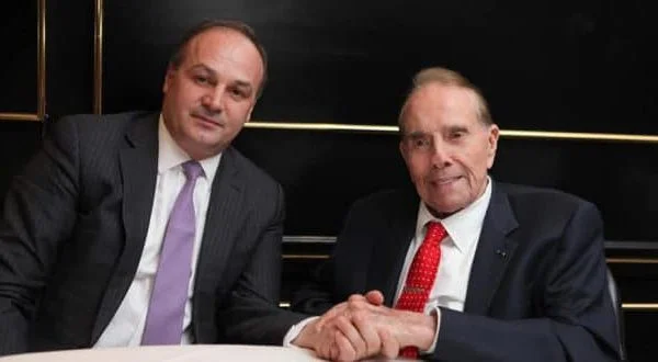 Hoxhaj: Bob Dole ishte miku i parë historik i Kosovës