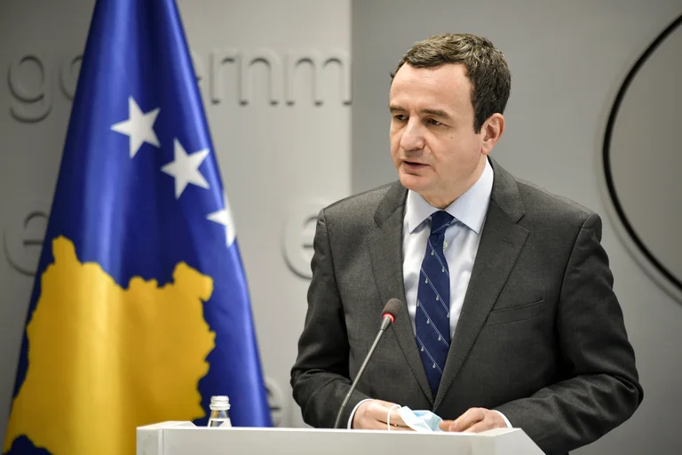 Kurti ia shuan shpresat mjekëve: Mundësitë për rritje të pagave janë të vogla