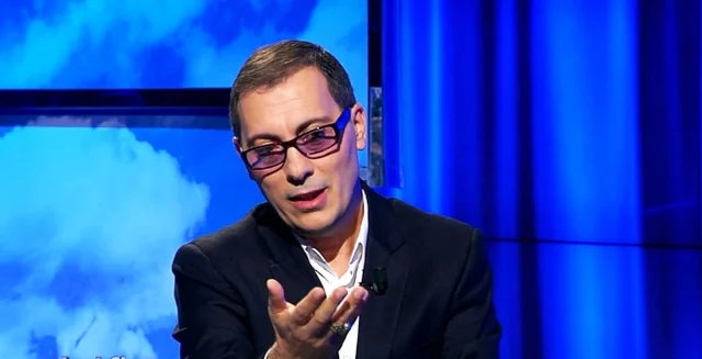 Adi Krasta: Dua pasaportën e Kosovës, Shqipërinë po e udhëheqin faqezinjtë