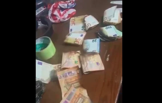 Kosovar brennen Geld, suchen Hilfe (Video)
