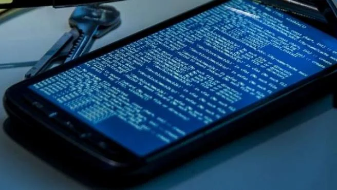 Hakohen telefonat inteligjentë të 9-të punonjësve të DASH’it