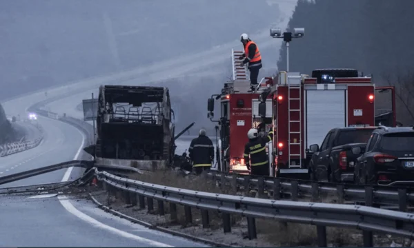 Përjashtohen fishekzjarret dhe karburantet: Prokurori thotë se dihen arsyet që shkaktuan zjarrin në autobus