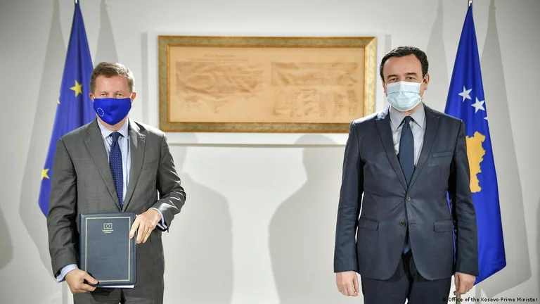 Në dokumentin e nënshkruar nga Kurti dhe shefi i BE-së, Kosova quhet ‘territor’ dhe ka fusnotë