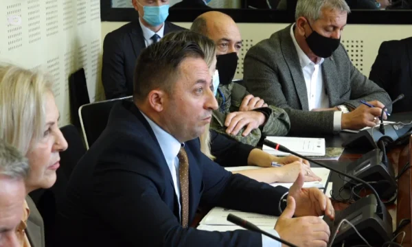Mehaj pasi Amerika e ndaloi t’i grahte mjeteve në FSK: Kurrë më mirë s’kemi bashkëpunuar