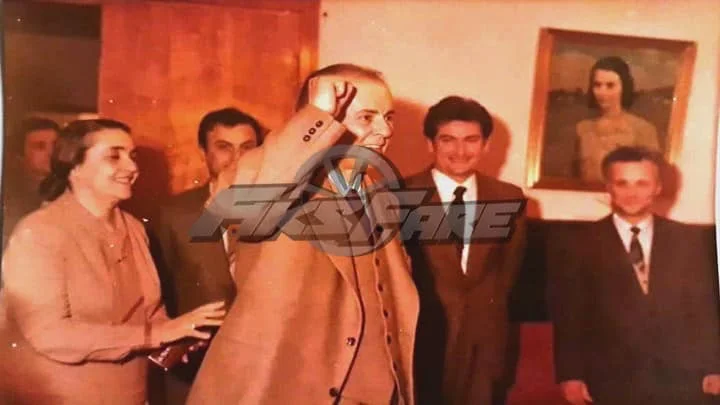 Foto të pa publikuara më parë: Sali Berisha me Enverin dhe Nexhmije Hoxhën