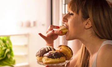 4 Food Types You Should Avoid When Stressed