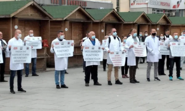 Punëtorët shëndetësorë sot do të mbajnë grevë tetë orëshe