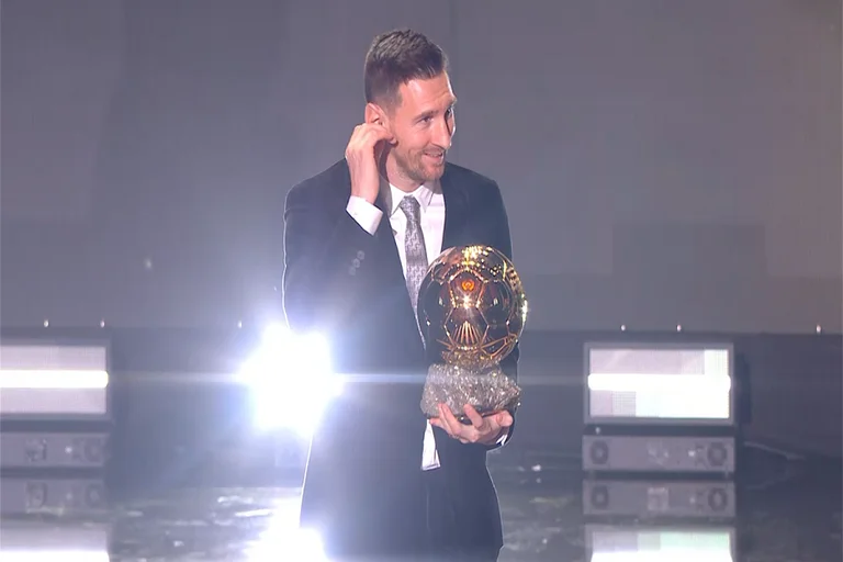 Ronaldo i zemëruar me zgjedhjen e Topit të Artë, thumbon Messin