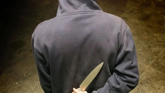 Von Mitbürgern in der Schweiz Stab, Kosovar zum Gefängnis verurteilt und 6 Jahre im Exil