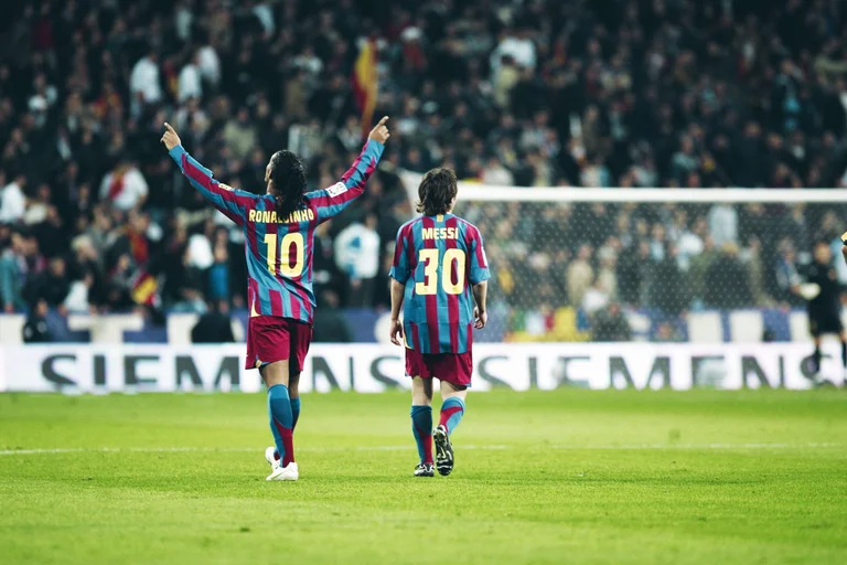 Messie vince il 7th Golden Ball. Ronaldinho ha un messaggio per lei.