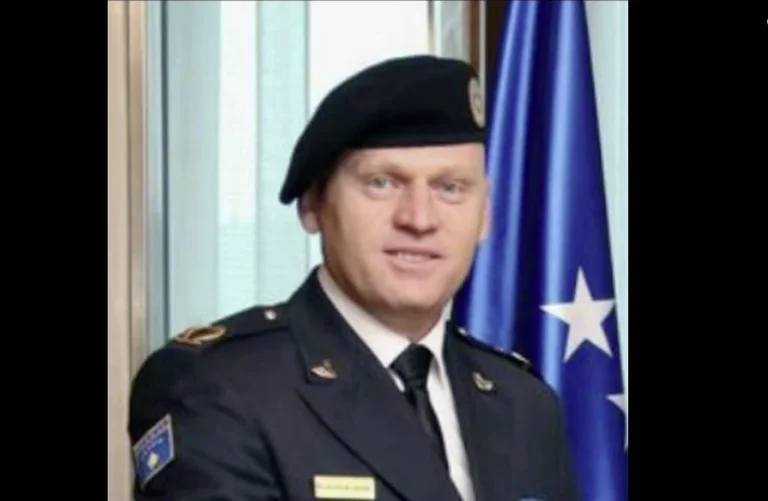 Cuore di montagna: Adem Yasar Junior risposta emotiva dopo che l'Unione diventa comandante dell'esercito del Kosovo