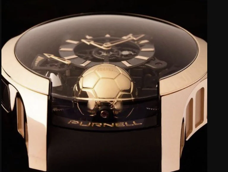 Ballon d'er mit einem besonderen Geschenk für den heutigen Gewinner... nur eine Stunde in der Welt.