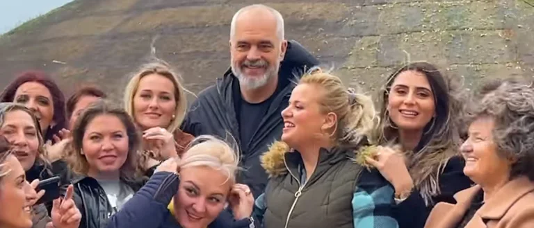 Rama pubblica video da Vlora: Con chip del Kosovo