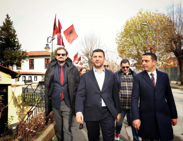 Memli Krasniqi wünscht 28. November von Prizren League